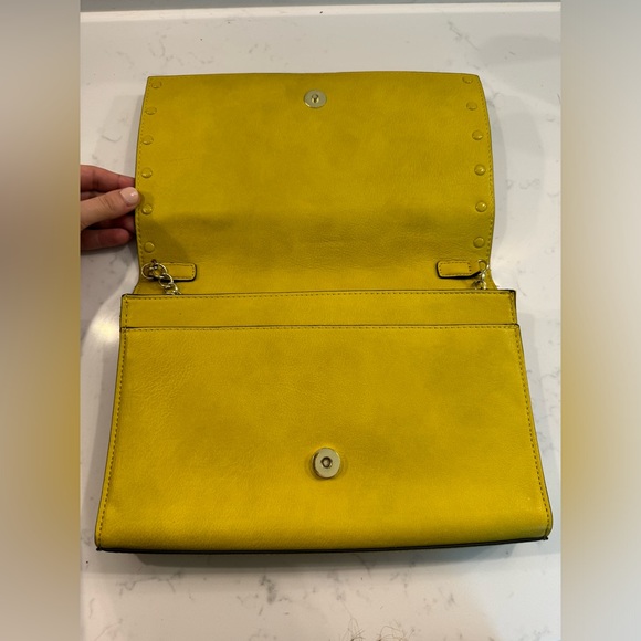 Neiman Marcus Chartreuse Clutch Cross Body Bag - Picture 4 of 8